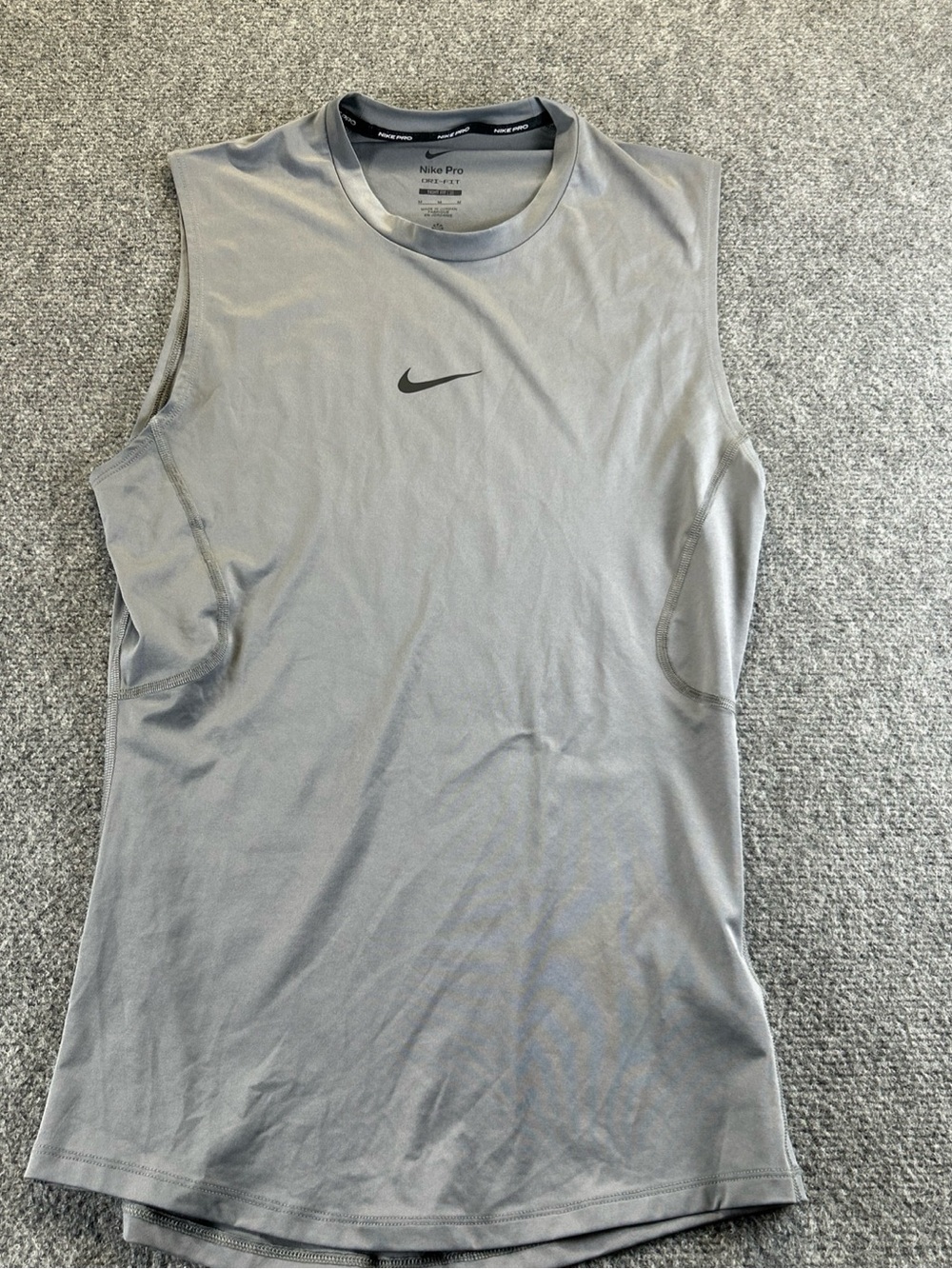 Nike Gray Sleeveless Pro Training Tank with Black Swoosh men’s medium 1627
